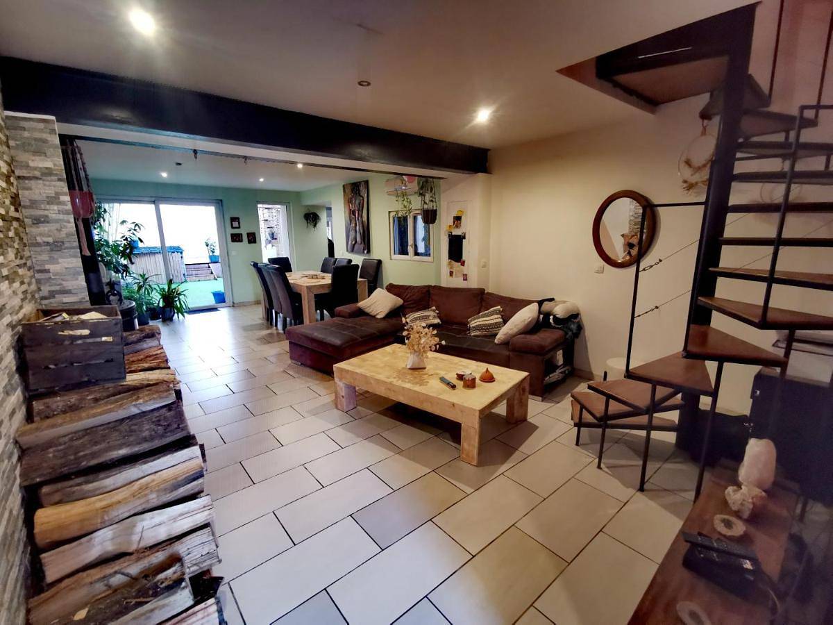 Appartement de vacances entier, Double Room with Private Bathroom in Lodève, Région de Lodève