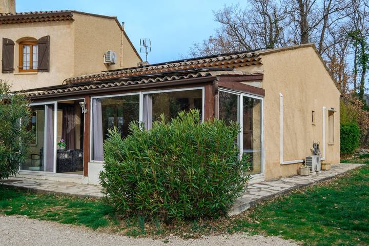 Maison de vacances pour 4 personnes, avec jardin, adapté aux familles à Saint-Cézaire-sur-Siagne