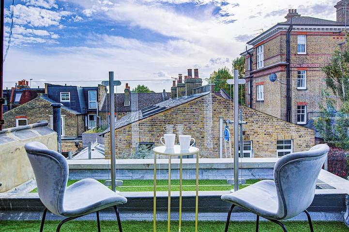 Vacation rental for 2 people, with yard, with pets in Kingston upon Thames
