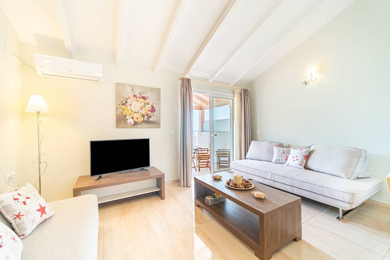 Entire apartment, Holiday Apartment "Mazis Deluxe" with Sea View, Balcony & Wi-Fi in Agios Gordios, Corfu