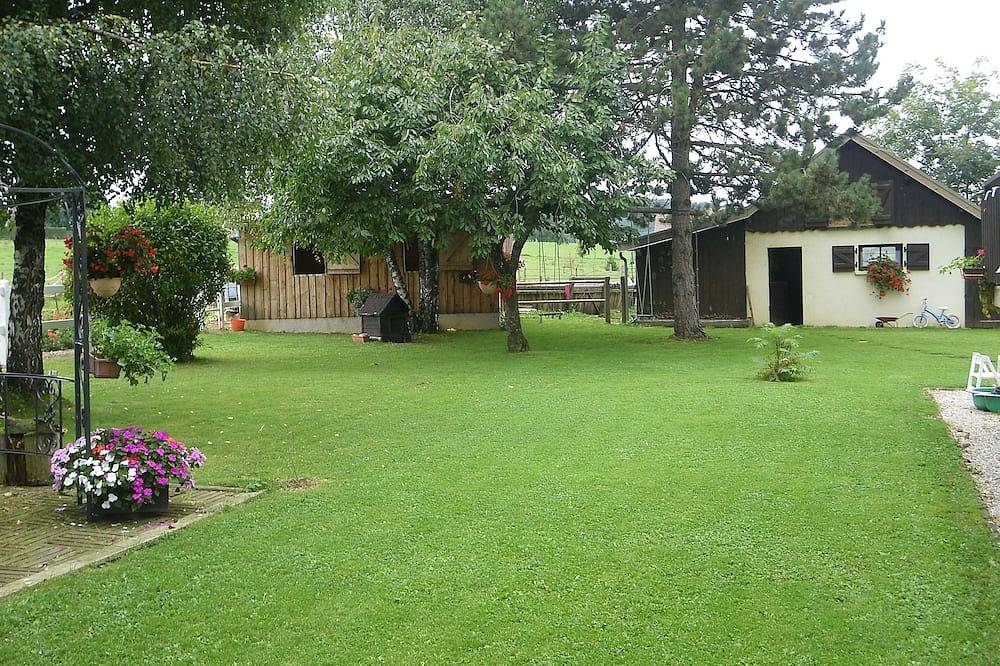 Charmant gîte de campagne pour couples amoureux *** in Sancey, Jura Francais