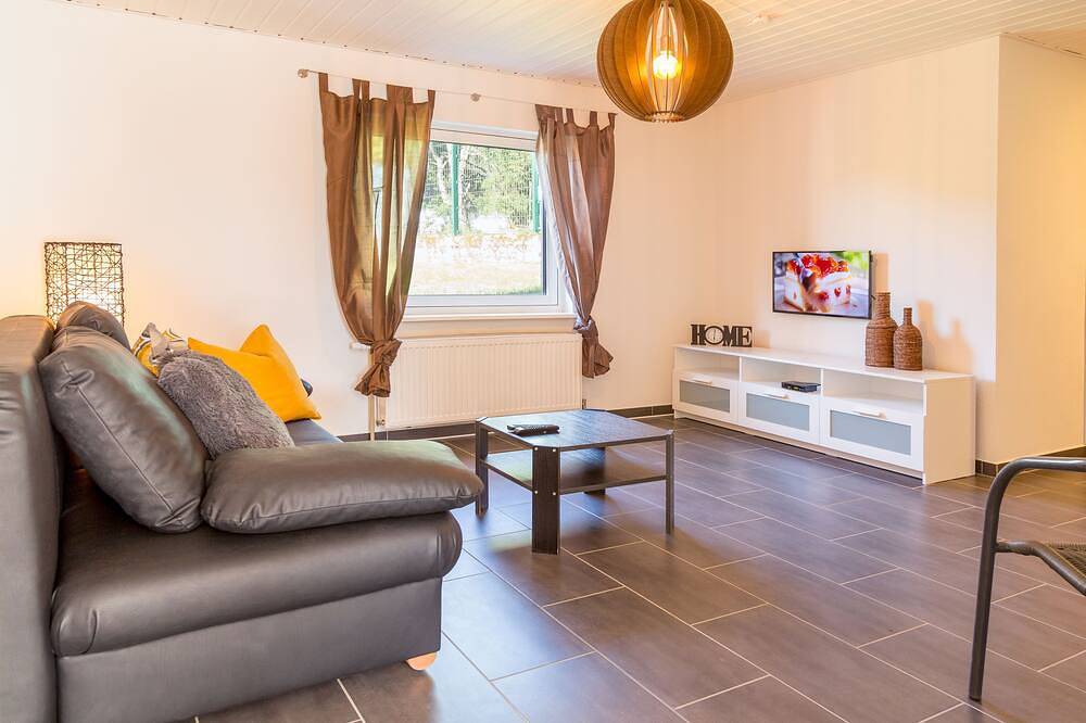 Ganze Wohnung, Gemütliche moderne Ferienwohnung mit Nahverkehranschluss in Wald-Michelbach, Bergstraße