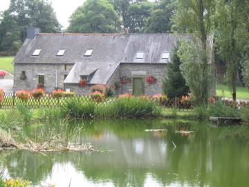 Gîte pour 4 personnes, avec terrasse et jardin, animaux acceptés dans Bon Repos sur Blavet