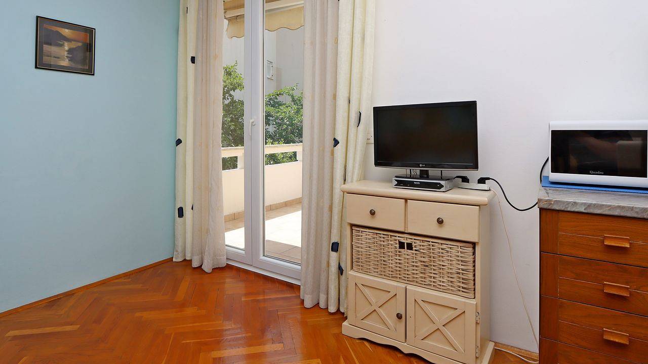 Entire vacation apartment, Vacation apartment for 4 people with pool in Novalja, Pag Island