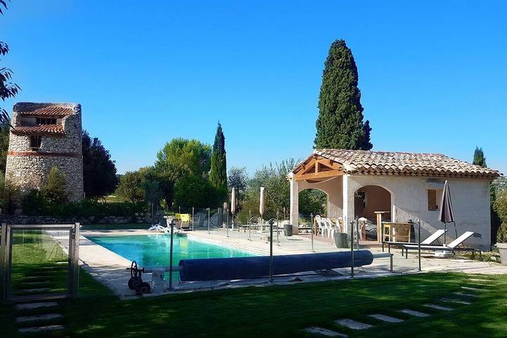 Location de vacances pour 9 personnes, avec terrasse et jardin à Éguilles - 4