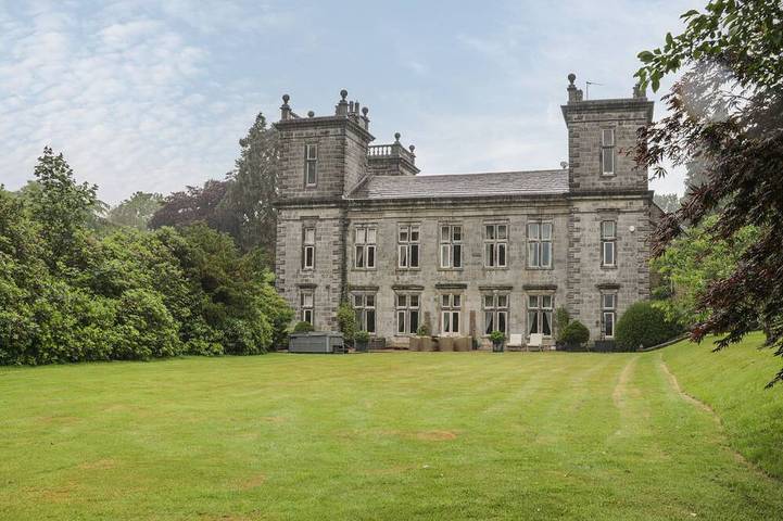 Cottage for 22 people, with sauna and garden as well as hot tub in Yorkshire Dales National Park