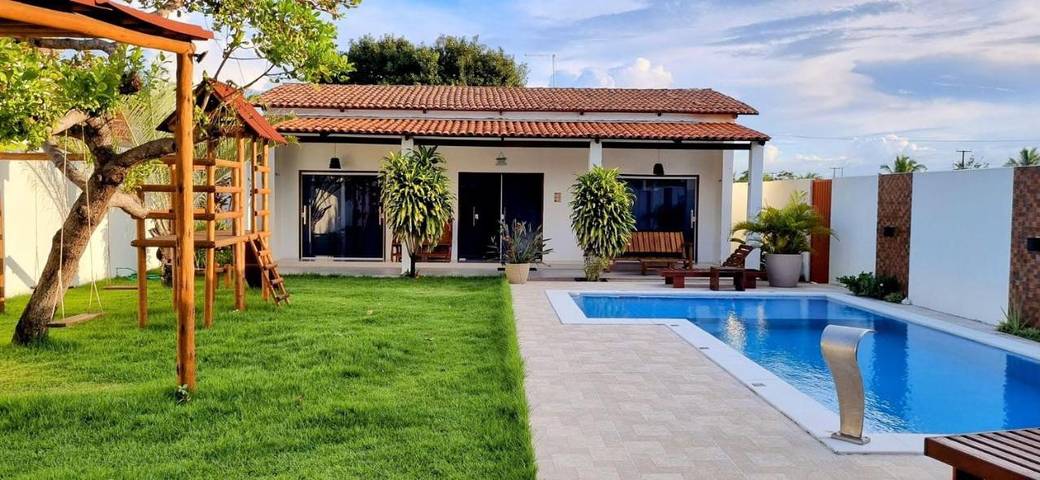 Casas e apartamentos de temporada para 10 pessoas, com piscina e jardim e ainda piscina infantil and vista, com animais de estimação em Paracuru