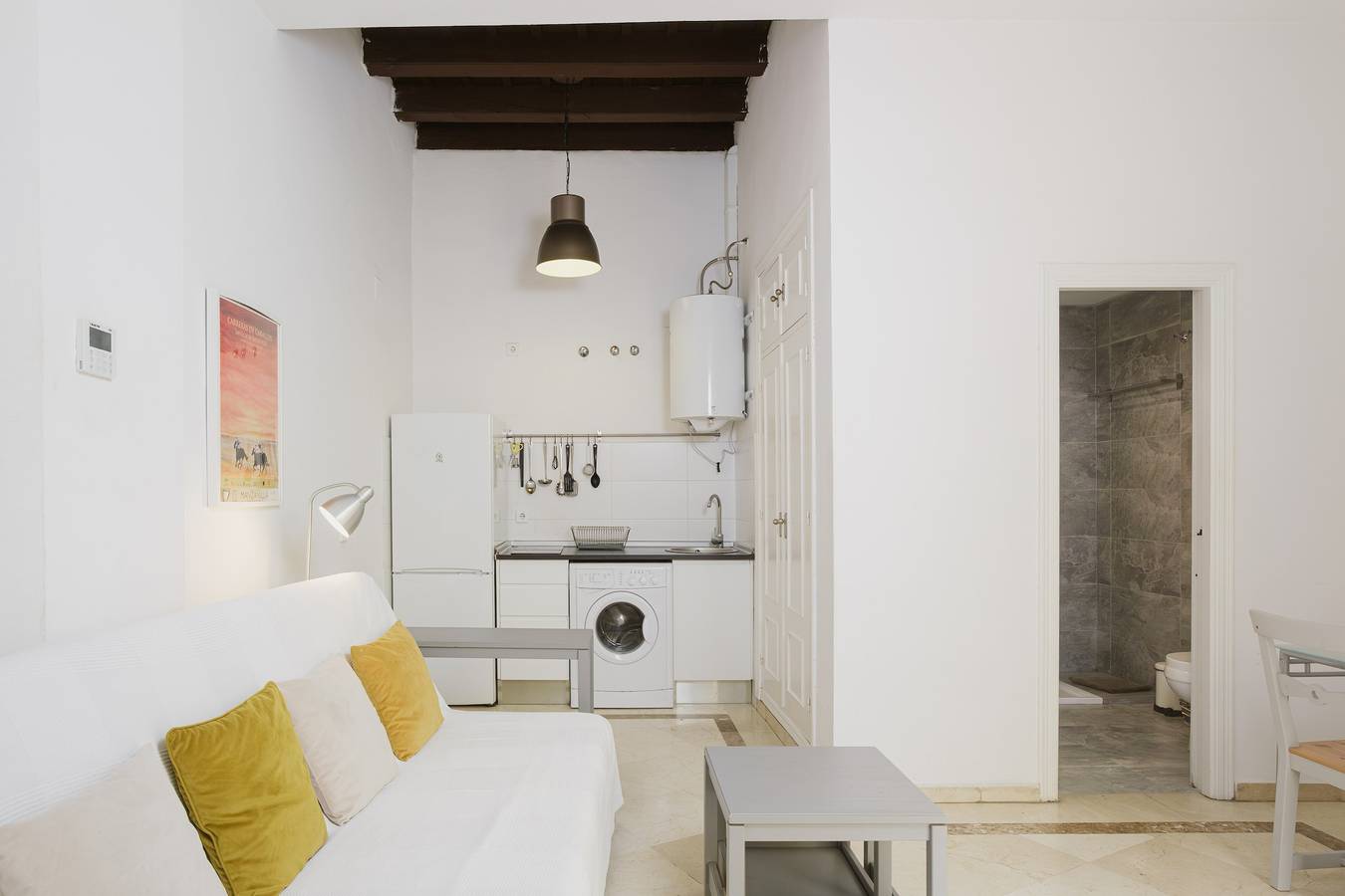 Ganze Wohnung, Apartment 'Sevilla Centro mit Pool' mit Gemeinschaftspool, Wlan und Klimaanlage. in Casco Antiguo, Sevilla