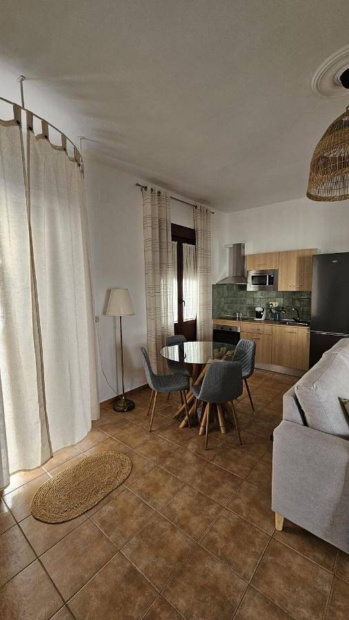 Ferienwohnung für 2 Personen, mit Terrasse und Ausblick sowie Pool - 1