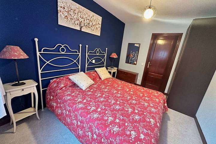 Appartement entier, Junto a la playa, en ajo con piscina y 2 dormitorios in Ajo, Bareyo