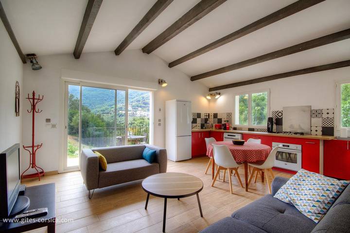 Gîte pour 4 personnes, avec Terrasse ainsi que Piscine et Vue à Sisco - 4