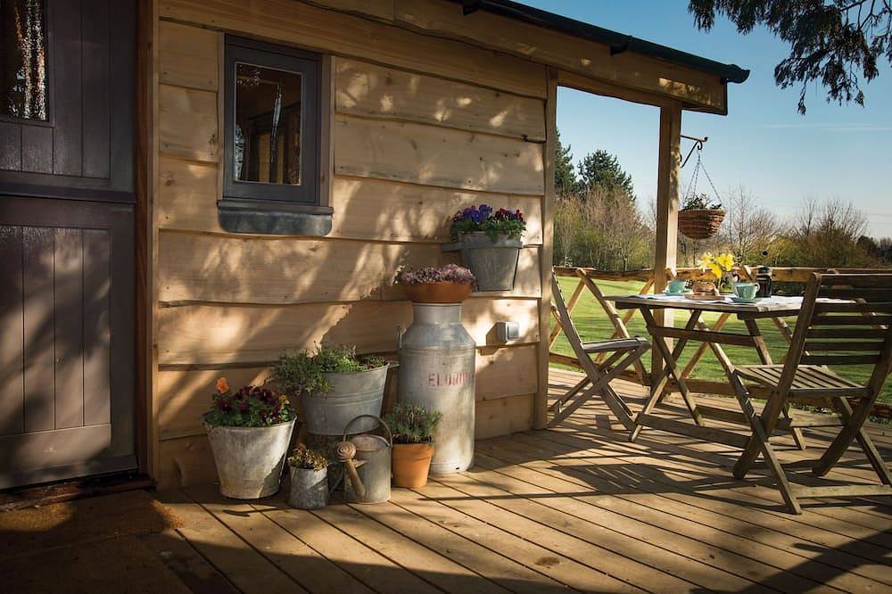 Romantic glamping cabin near beautiful Rye in Sussex Oriental
