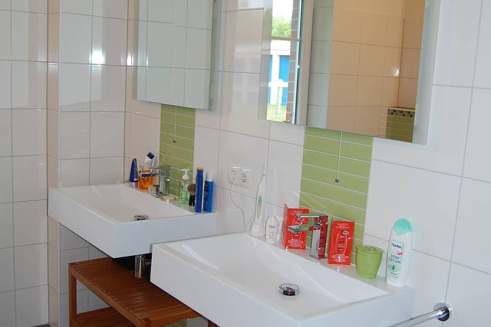 Freistehendes, exklusives 4 Sterne Ferienhaus, Wlan, strandnah in Neßmersiel, Dornum