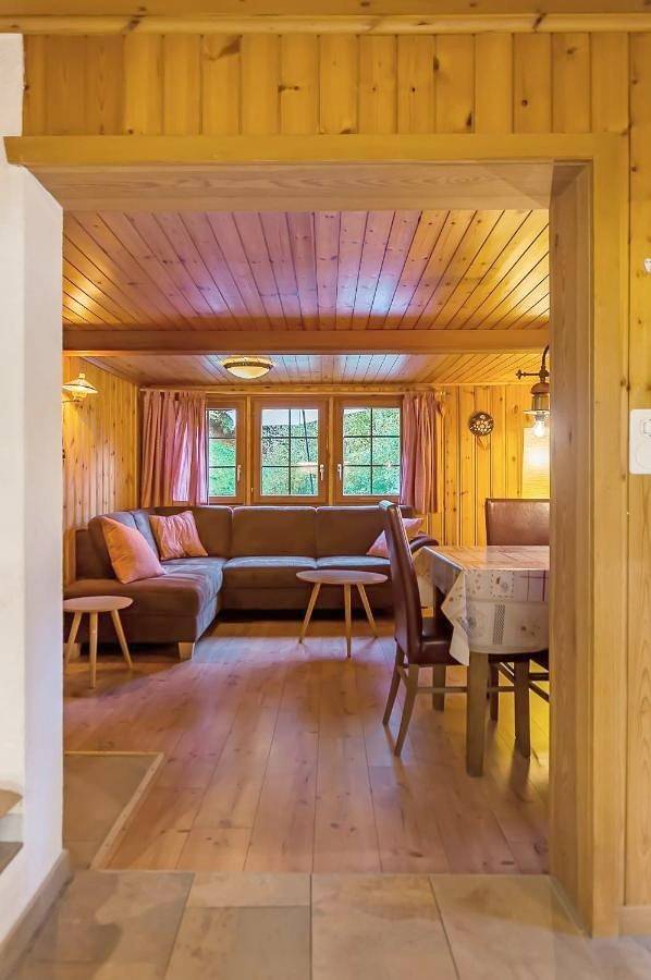 Charming Little Chalet for 6 People & Free Ski Lockers in Grindelwald, Verwaltungskreis Interlaken-Oberhasli