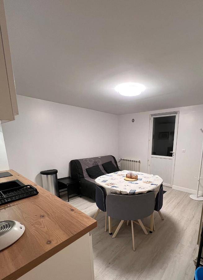 Appartement entier, One-Bedroom Apartment in Yerres, Essonne