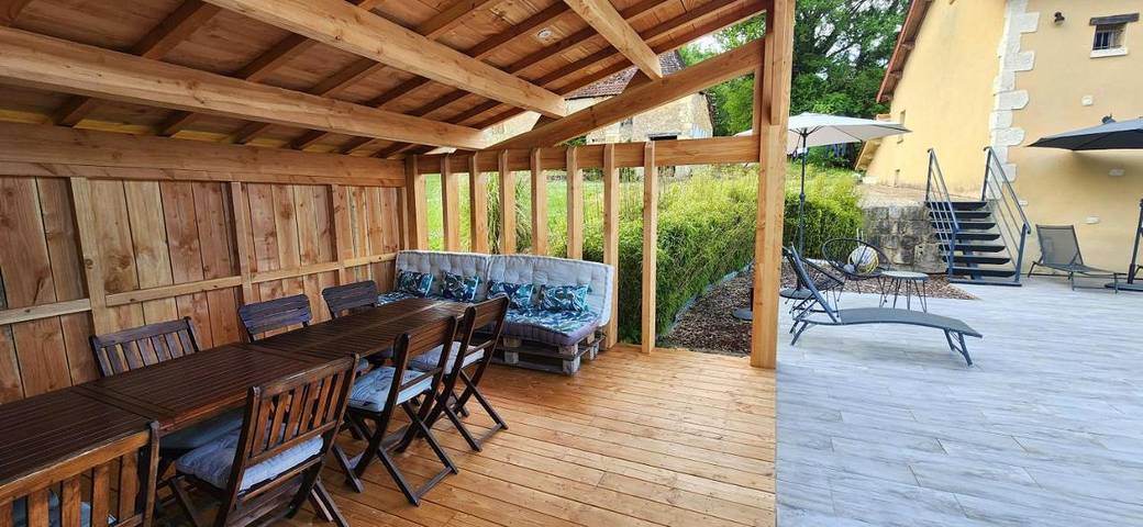 Location de vacances pour 6 personnes, avec piscine ainsi que jardin et vue à Liorac-sur-Louyre - 3