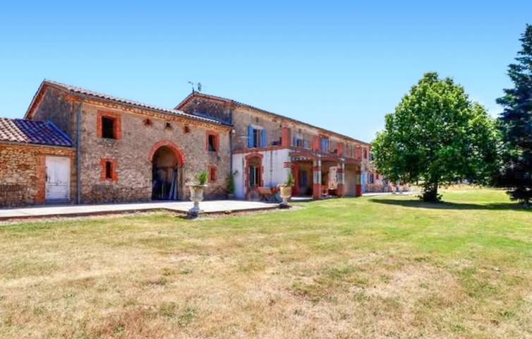 Maison de vacances pour 10 personnes, avec piscine ainsi que jardin et terrasse