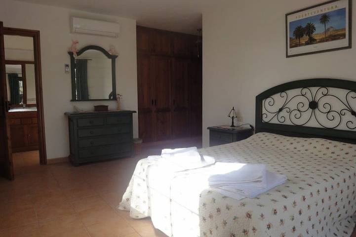 Luxuriöse, abgelegene Villa mit großem elektrisch beheiztem Swimmingpool in Lajares, La Oliva