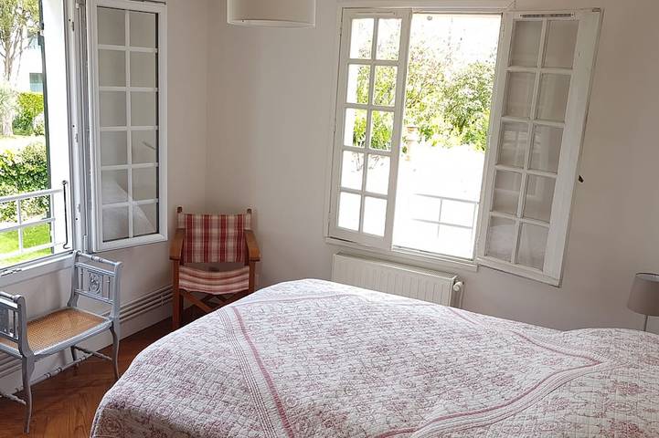 Location de vacances pour 8 personnes, avec jacuzzi ainsi que jardin et terrasse à Surgères - 2