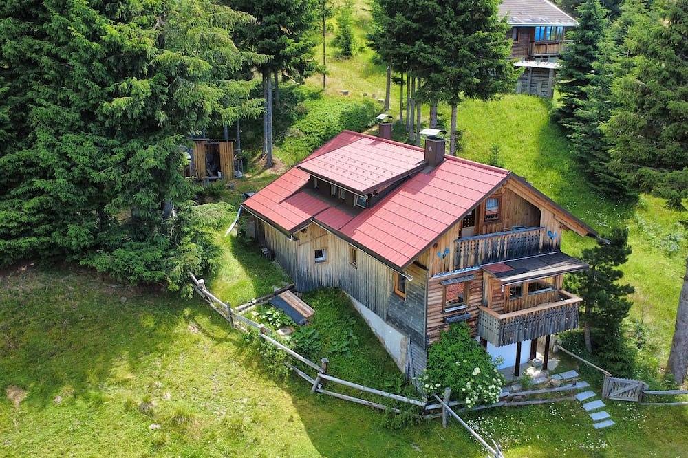 Almhütte Enzian in Kreuzeckgruppe, Greifenburg