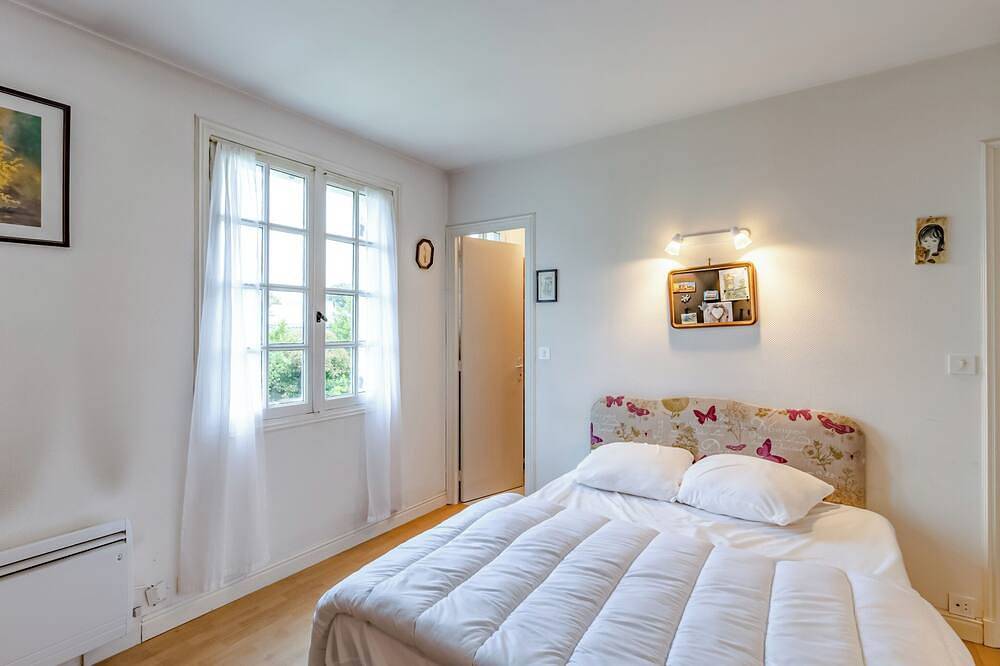 La Combe Aux Loups – Spacieuse Maison avec Piscine, Jardin et Terrasse à Marsac-sur-l'Isle in Marsac-sur-l'Isle, Périgord Blanc