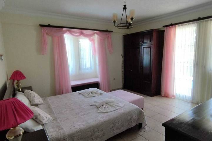 Luxusvilla mit privatem Pool, gepflegten Gärten und kostenlosem Wifi Unlimited in Fethiye, Türkische Ägäis