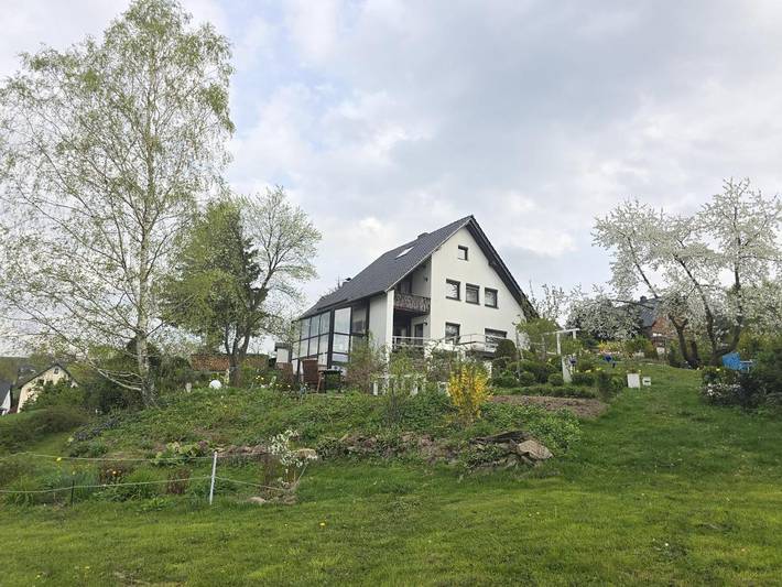 Ferienwohnung für 4 Personen, mit Balkon und Terrasse sowie Garten und Seeblick in Marienberg