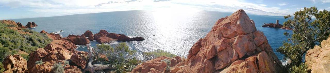Gîte pour 4 personnes, avec jardin et vue ainsi que piscine et bassin pour enfant, animaux acceptés dans Golf et Tennis Club de Valescure - 3