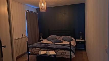 Gîte pour 9 personnes, avec jacuzzi ainsi que piscine et jardin à Saint-Jean-Saint-Germain