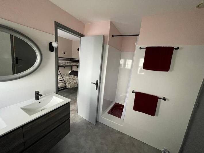 Location de vacances pour 10 personnes, avec terrasse et piscine, animaux acceptés à La Celle-sous-Gouzon - 4