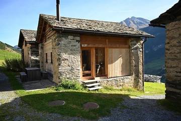 Ferienhaus für 4 Personen, mit Balkon und Ausblick in der Schweiz