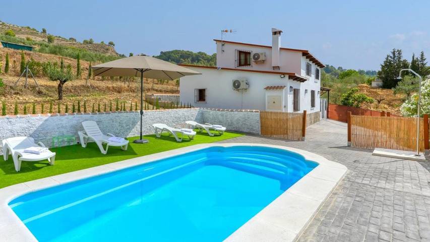 Casa rural para 6 personas, con jardín y piscina en Alozaina