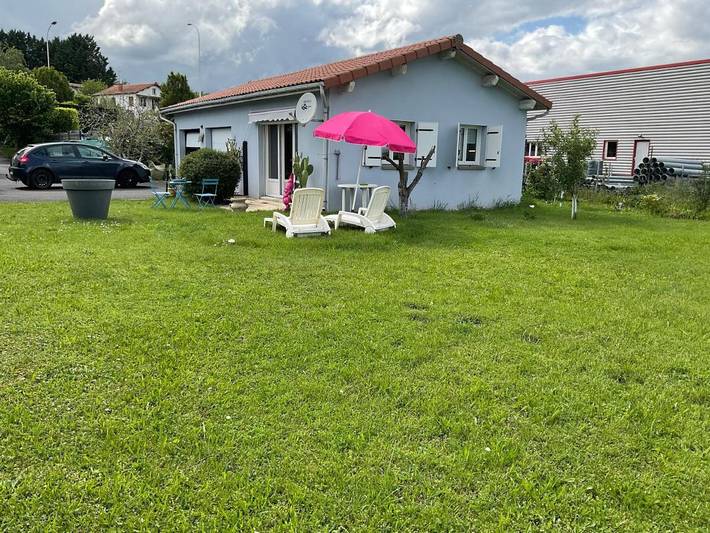 Gîte pour 2 personnes, avec terrasse à Le Broc (Puy-de-Dôme)