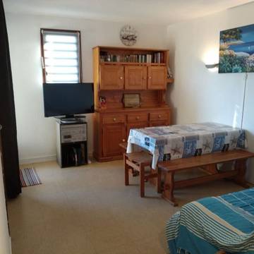 Location De Vacances pour 6 Personnes dans Saint Pierre la Mer, Fleury, Photo 3