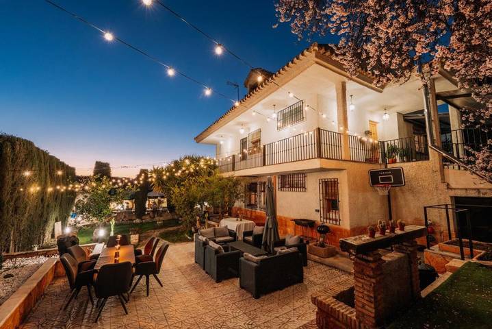 Casa rural para 12 personas, con Balcón y Jacuzzi además de Terraza y Jardín en El Padul - 3