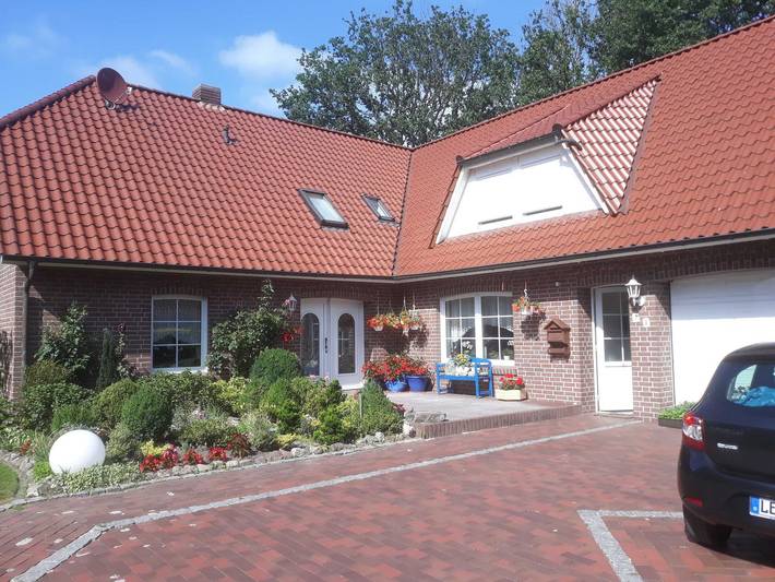 Ferienwohnung für 4 Personen, mit Balkon und Terrasse sowie Garten