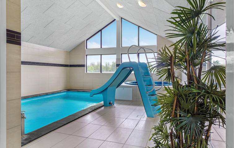 Ferienhaus für 18 Personen, mit Terrasse und Whirlpool sowie Garten und Pool in Tisvilde - 4