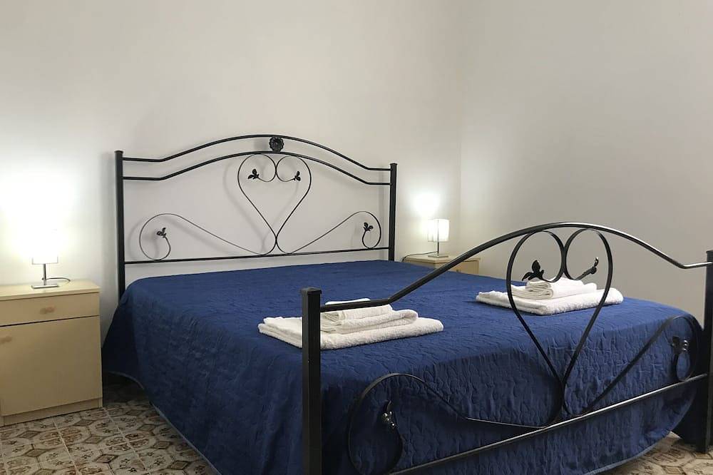 Detached villa with beautiful terrace overlooking the sea Offer 23.-31. 08 600Euro in Sciacca, Agrigento Province