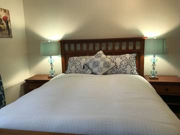 Vacation Home for 2 Guests in Kirkland, Puget Sound, Picture 3