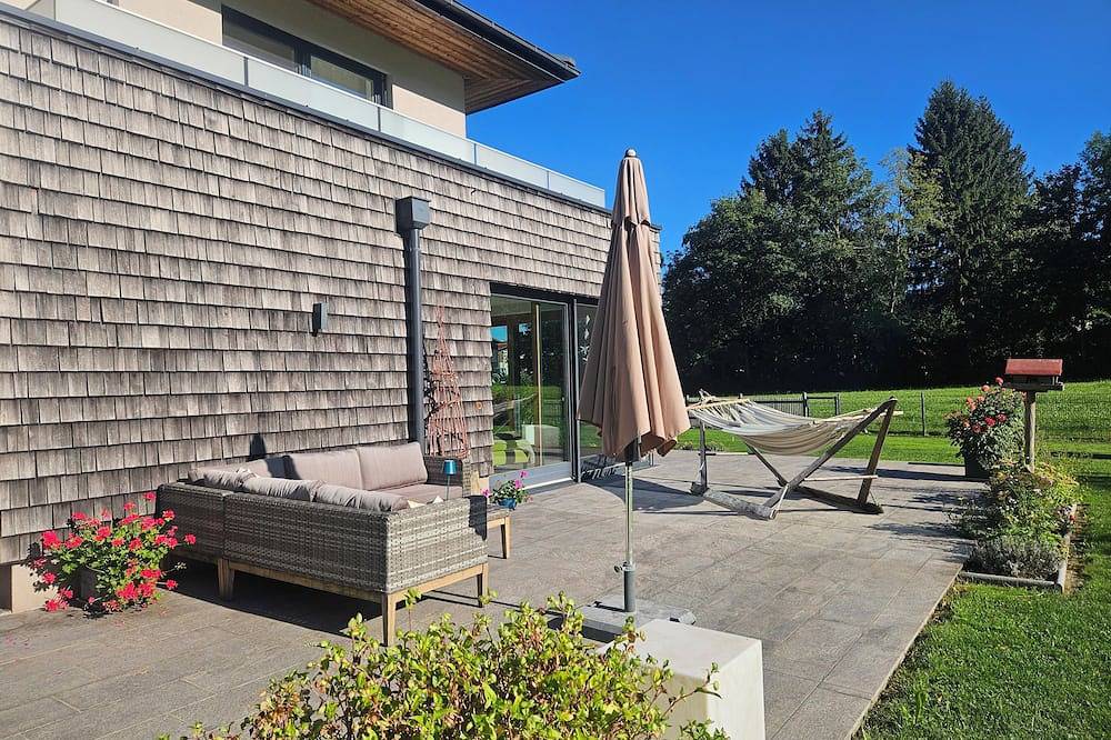 Gemütliches Ferienhaus mit großem Garten, Sauna und eigenem Badeplatz am Irrsee! in Salzkammergut-Berge, Mondsee & Irrsee