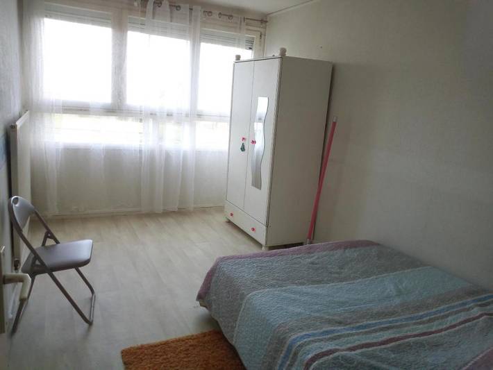 Gîte pour 15 personnes, avec jardin et vue à Saint-Étienne-du-Rouvray - 4