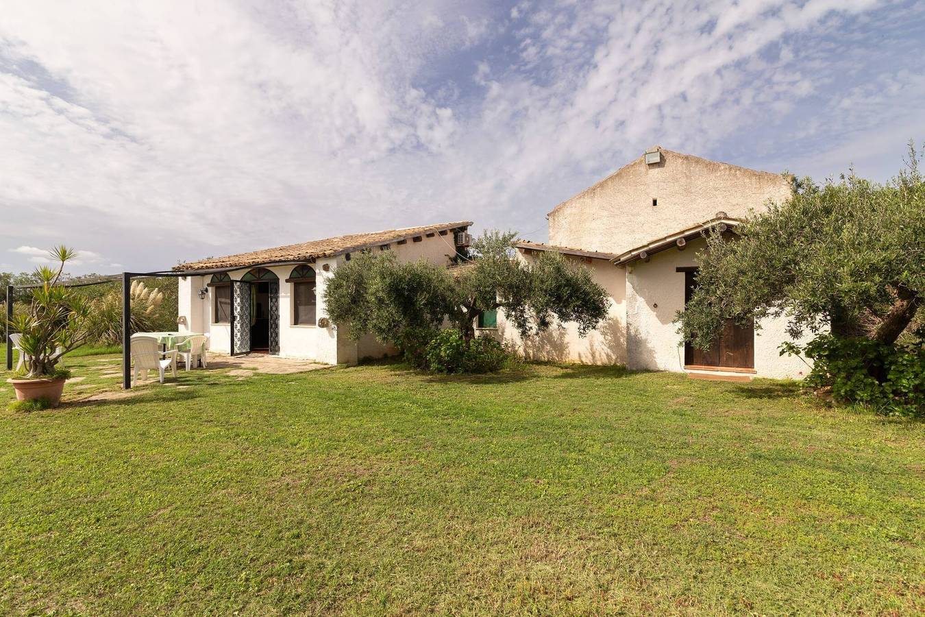 Appartement entier, Appartement 'Tenuta Donna Vittoria Grande' avec vue montagne, Wi-Fi et climatisation in Trapani, Province de Trapani