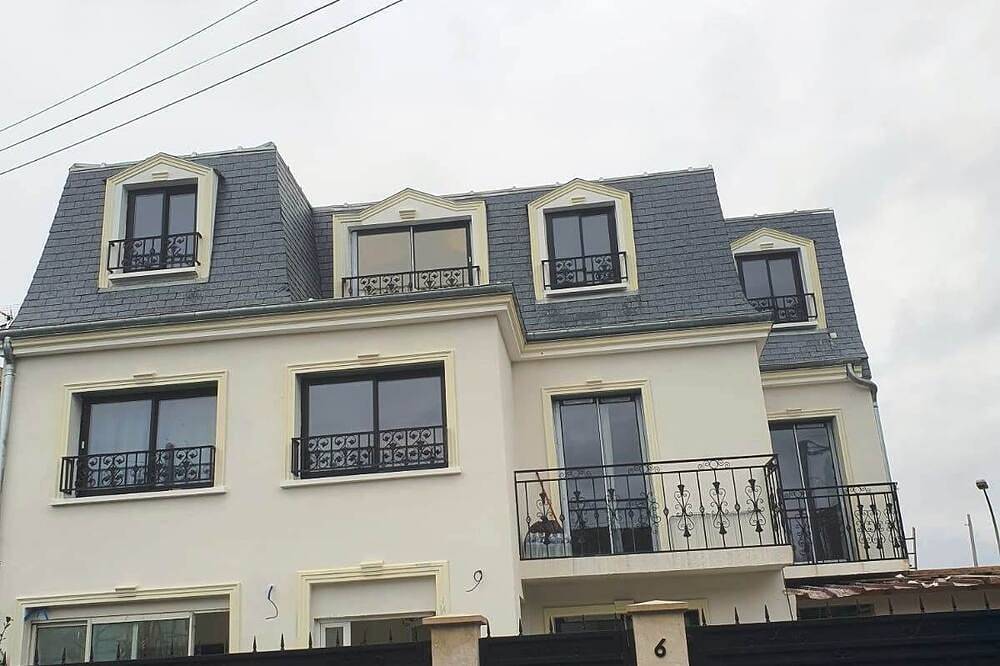 Entire apartment, Superb accommodation close to Cdg- Parc d'expo- Paris in Aulnay-sous-Bois, Seine-Saint-Denis