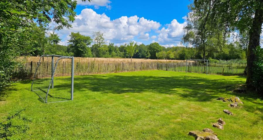 Amplia casa familiar en Haut-Fays, 250 m² con jardín in Haut-Fays, Daverdisse