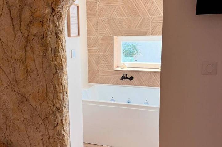 Gîte pour 4 personnes, avec jacuzzi à Montfrin - 4