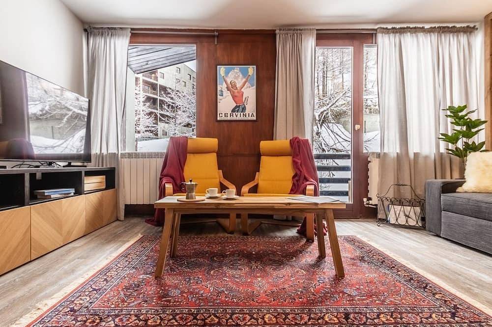 Comfortable apartment with direct access to the Cervinia slopes in Cervinia Cielo Alto, Valtournenche
