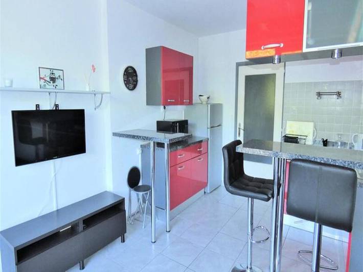 Gîte pour 2 personnes, avec terrasse dans Esplanade du Lac ( Aix-les-Bains)