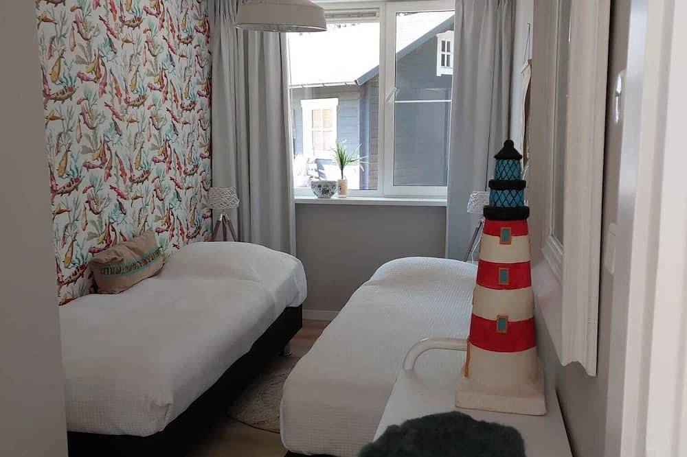 Bungalow \"The Shrimp\" close to the beach! Air conditioning! South corner 1 in Renesse Strand, Renesse