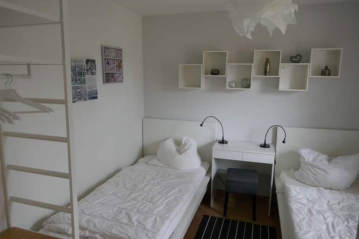 Vicino alla spiaggia, immerso nel verde, adatto ai bambini, tranquillo ma centrale, cucina nuova, W-Lan, camino in Boltenhagen, North-West Mecklenburg (Wismar region)