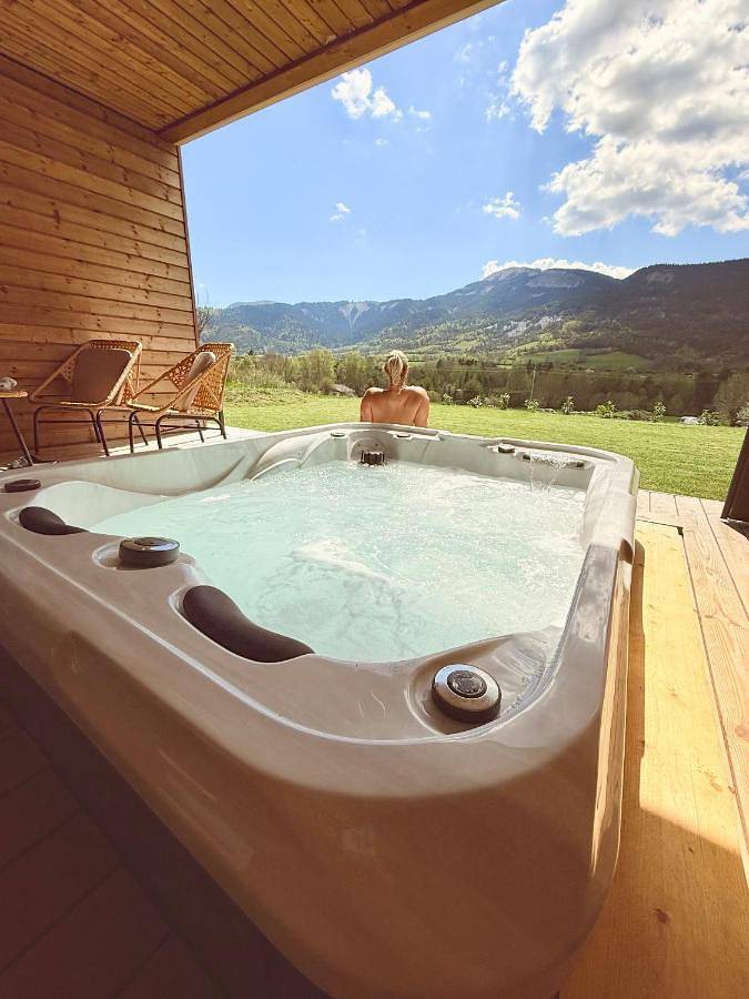 Chambre d’hôte pour 4 personnes, avec jardin et jacuzzi, animaux acceptés